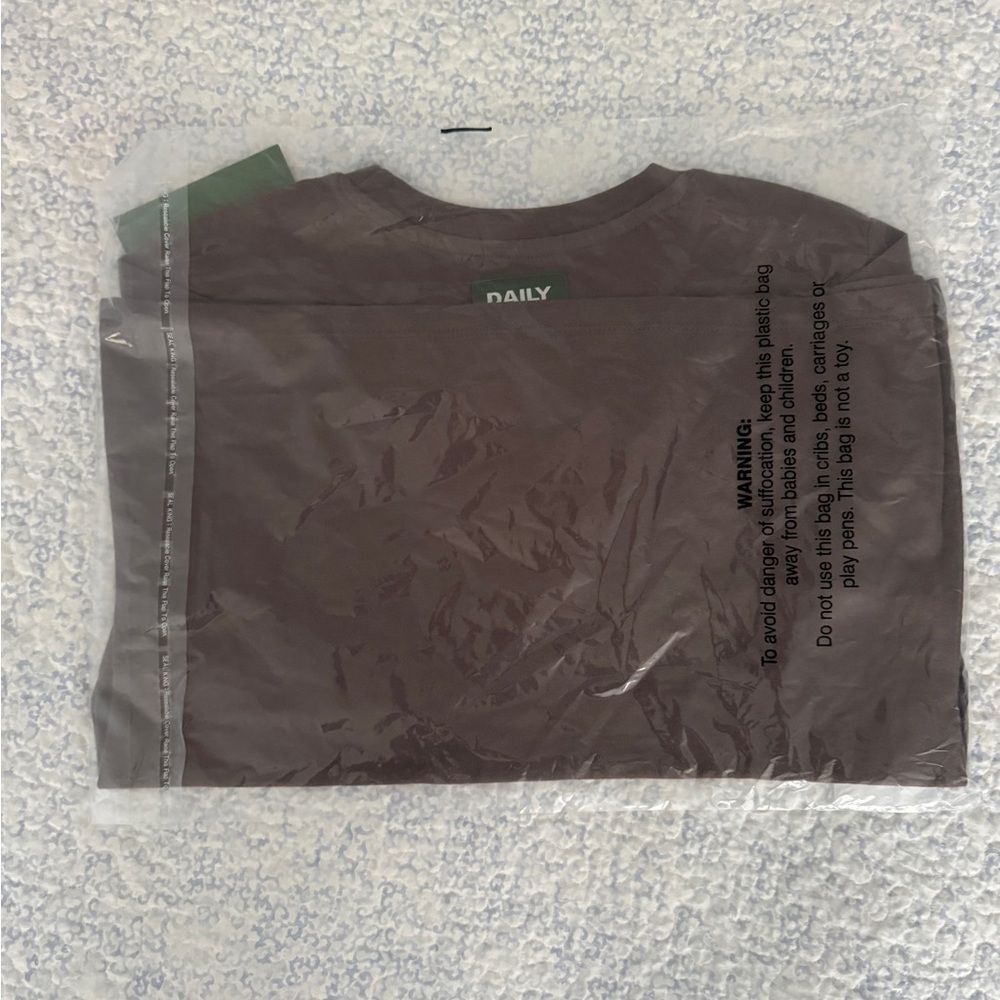 SOLD Daily Drills Mocha Everday Tee — M/L - Picture 3 of 4